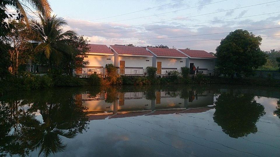 Baanpooya Hotel And Resort Tak Kültér fotó